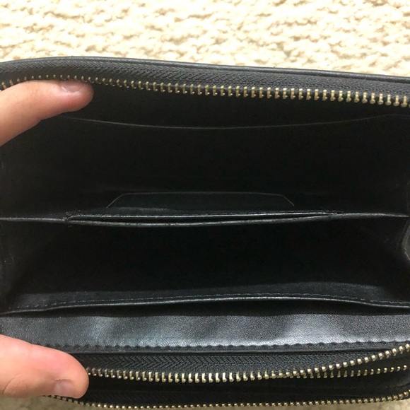 MICHAEL KORS WALLET !! - Picture 5 of 5